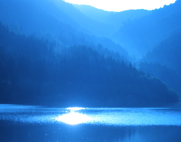 �ϥ��ߡ���